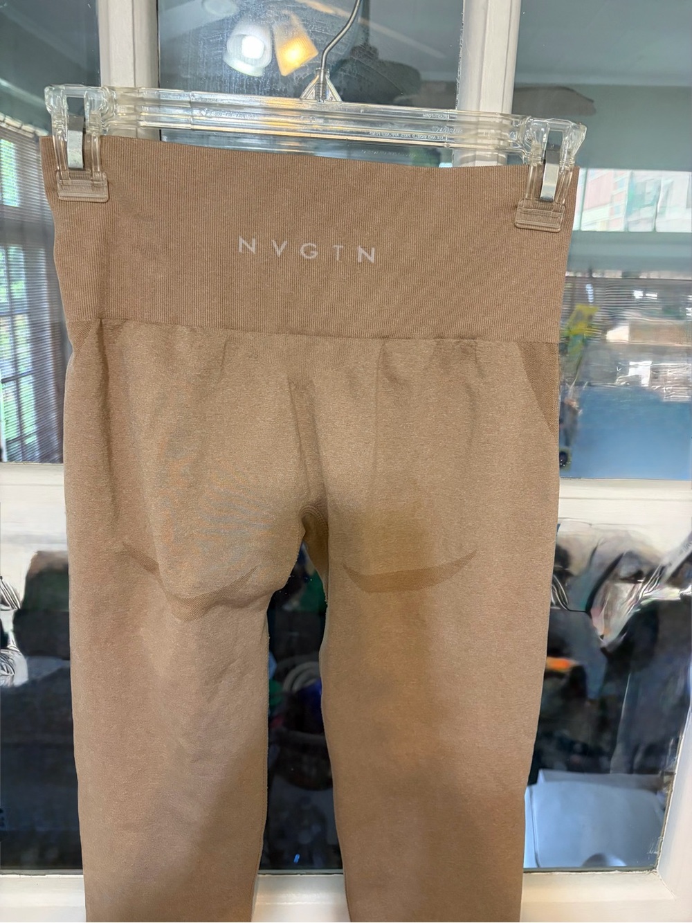 NVGTN High-Waist Seamless Leggings in Taupe - Picture 3 of 4